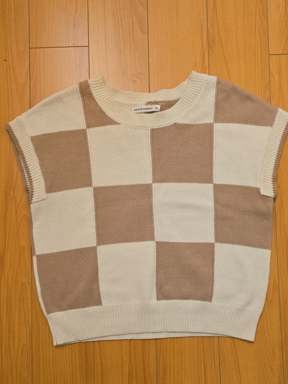 moon & madison Cream and Taupe Colorblock Knit Top Size M